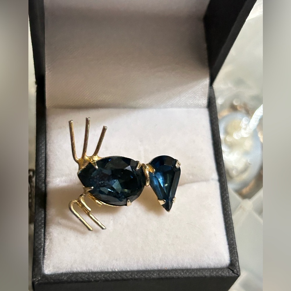 NAPIER Bug Insect Blue Stone Pin - Picture 2 of 3